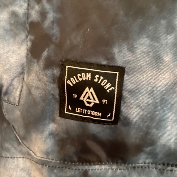 Volcom Vest - Picture 3 of 6
